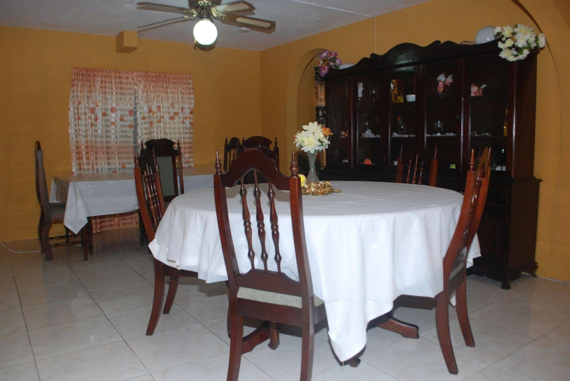 Enchanted Villas Inn Montego Bay Exterior foto